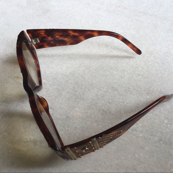 Vintage Tortoise Shell Sunglasses - Picture 4 of 6
